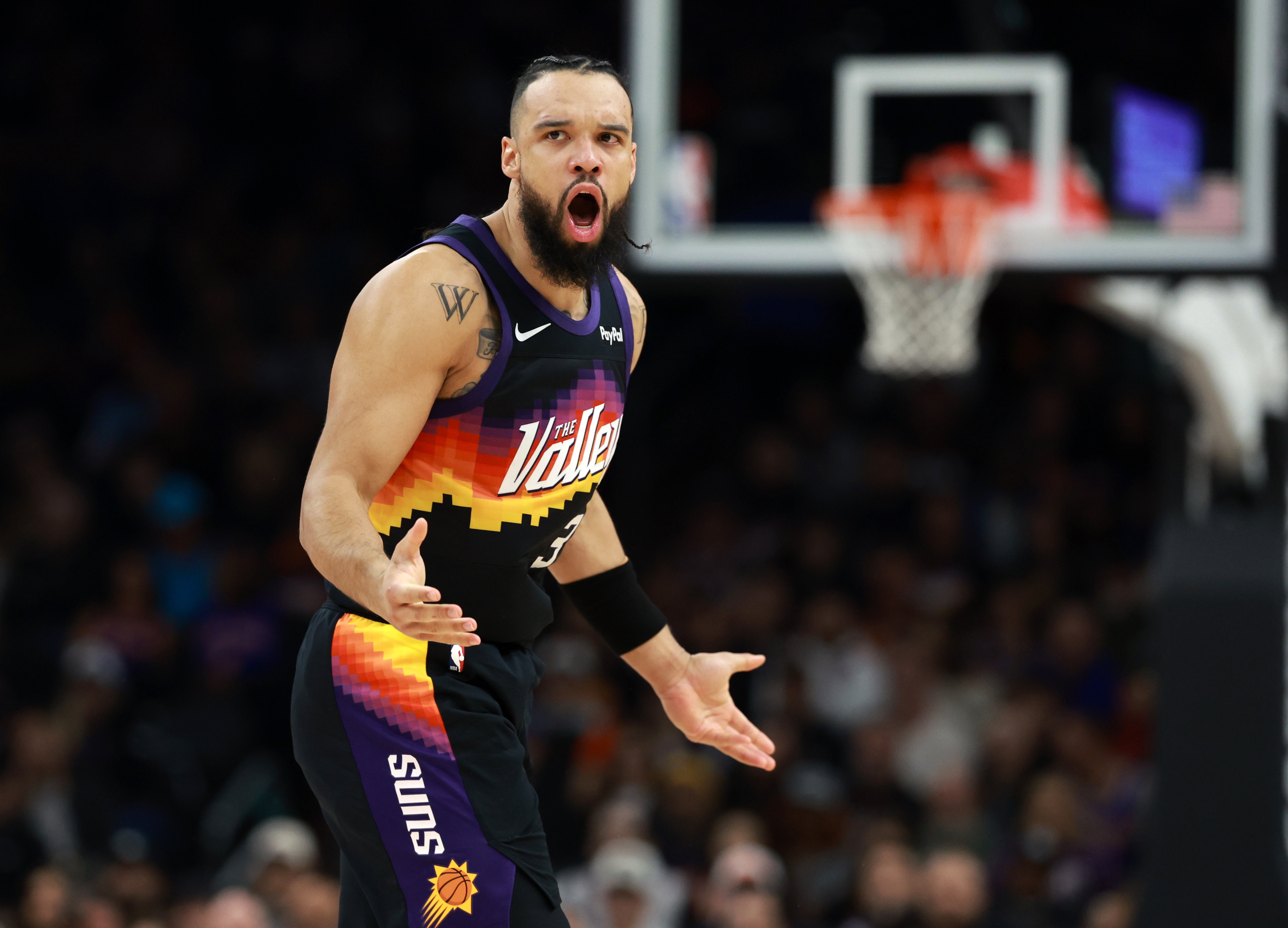 雷竞技-挺身而出！狄龙内外开花连投带罚独得11分 帮助太阳苦苦支撑